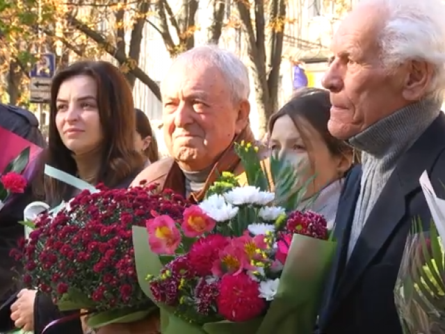 Покладання квітів до пам’ятника Раїси Кириченко